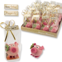 32 pcs Lucky marzipan piglet with clover leaf