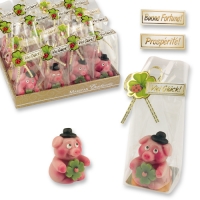 32 pcs Sitting marzipan piglet with clover leaf in plastic bag